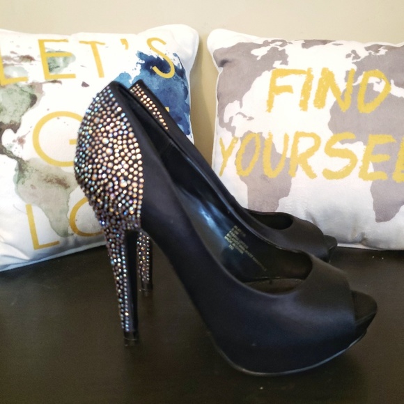 Steve Madden | Play-rr Rhinestone Heels 6.5 - Picture 3 of 6